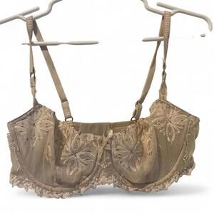 Chantelle Gorgeous Embroidered Lace Balconette Bra with Floral Details